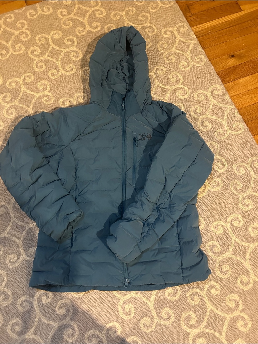 Mountain Hardware women’s Large lightweight puffer jacket- mid-hip